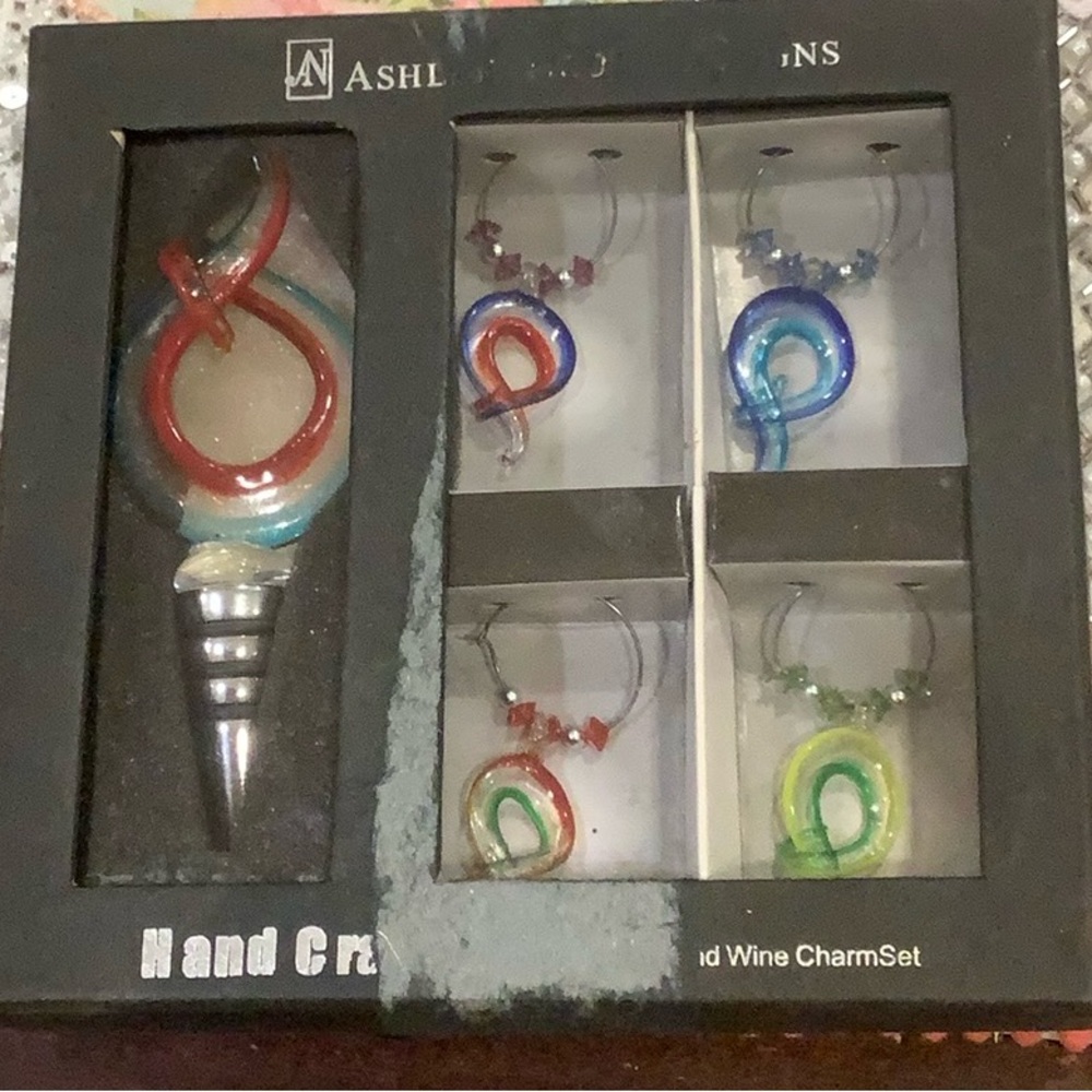 Ashley Nichole Design Wine Charm Set with Stopper - Multicolor